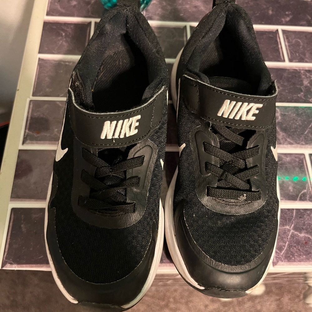 Nike running shoes 👟